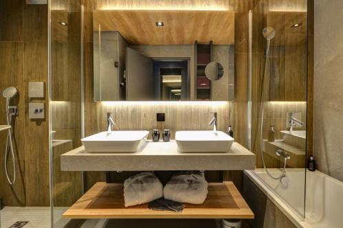Alpina Bathroom suite, Alpina Eclectic Hôtel & Spa, Chamonix; Copyright: Best of Mont Blanc
