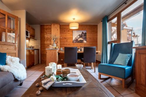 Two Bedroom Cabin Apartment - Le Hameau du Soleil - Val Thorens - France; Copyright: Montagnettes