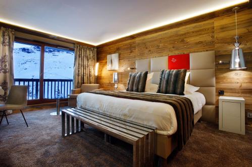 Privilege room Hotel Koh-I nor mountains balcony Val Thorens