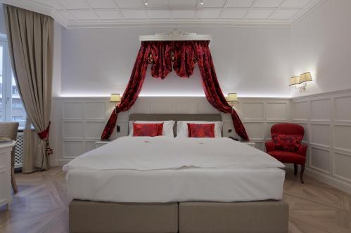 Grand Hotel des Alpes- Rivière Room
