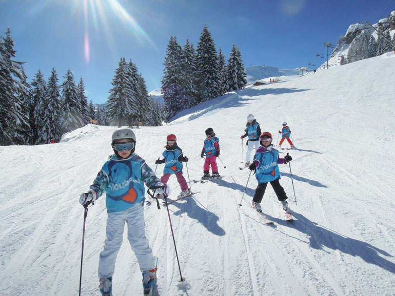 Kids skiing in Samoens