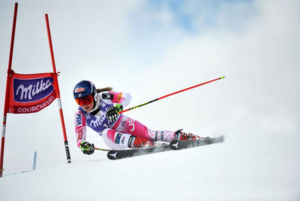 Slalom skiing race