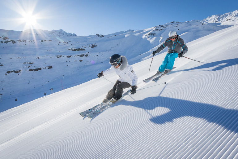 Skiers in Val Thorens