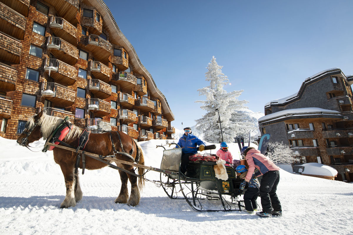 Horse and sleigh in car-free Avoriaz